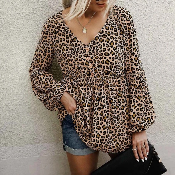 Boho leopard Print Button Ruffle Blouse - Picture 3 of 5